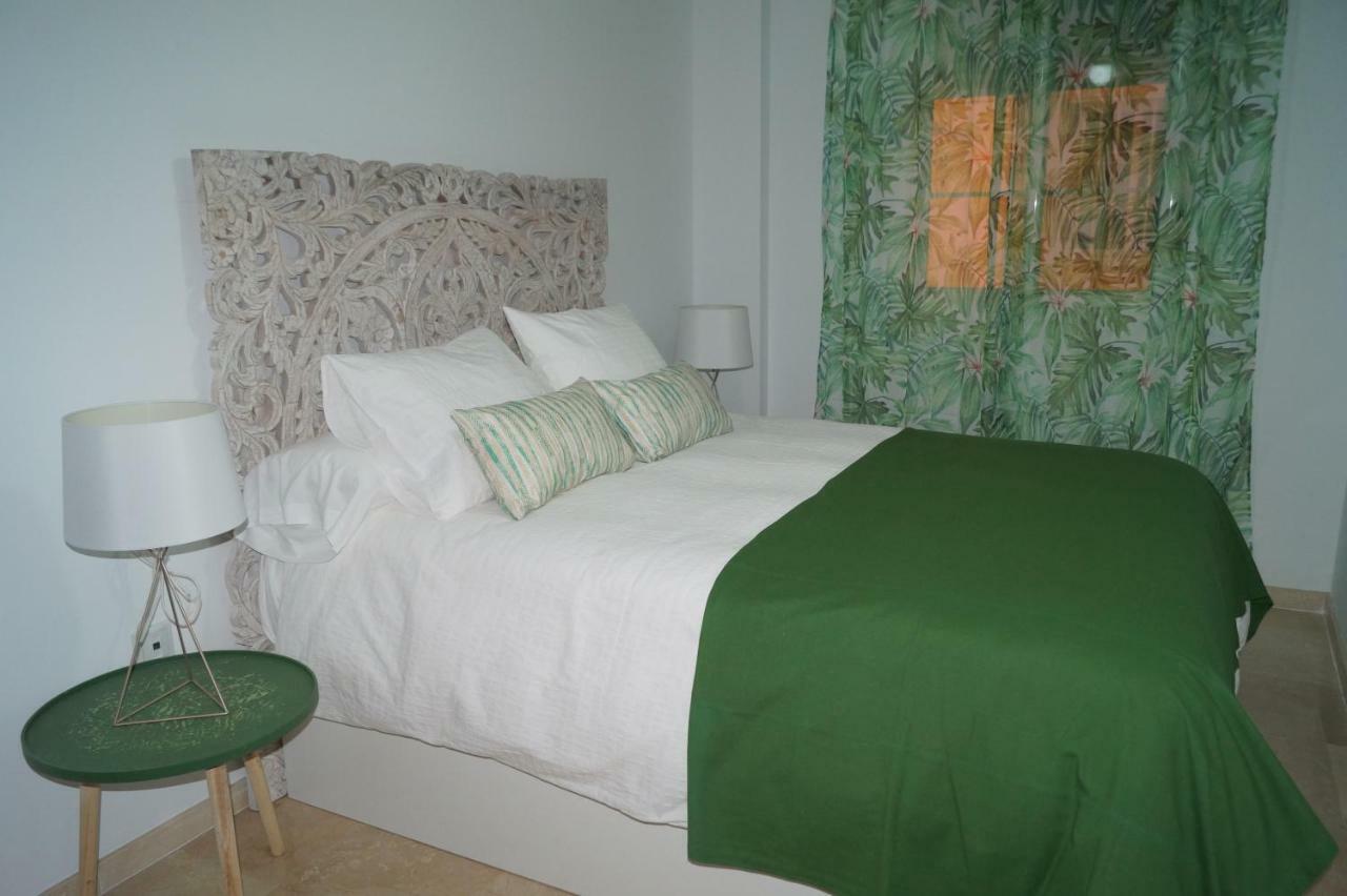 Apartamento Plaza Alfonso XII Málaga Extérieur photo