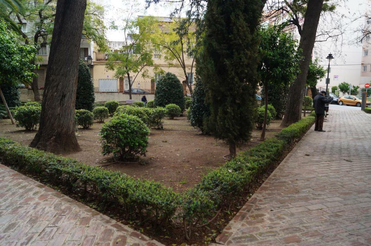 Apartamento Plaza Alfonso XII Málaga Extérieur photo