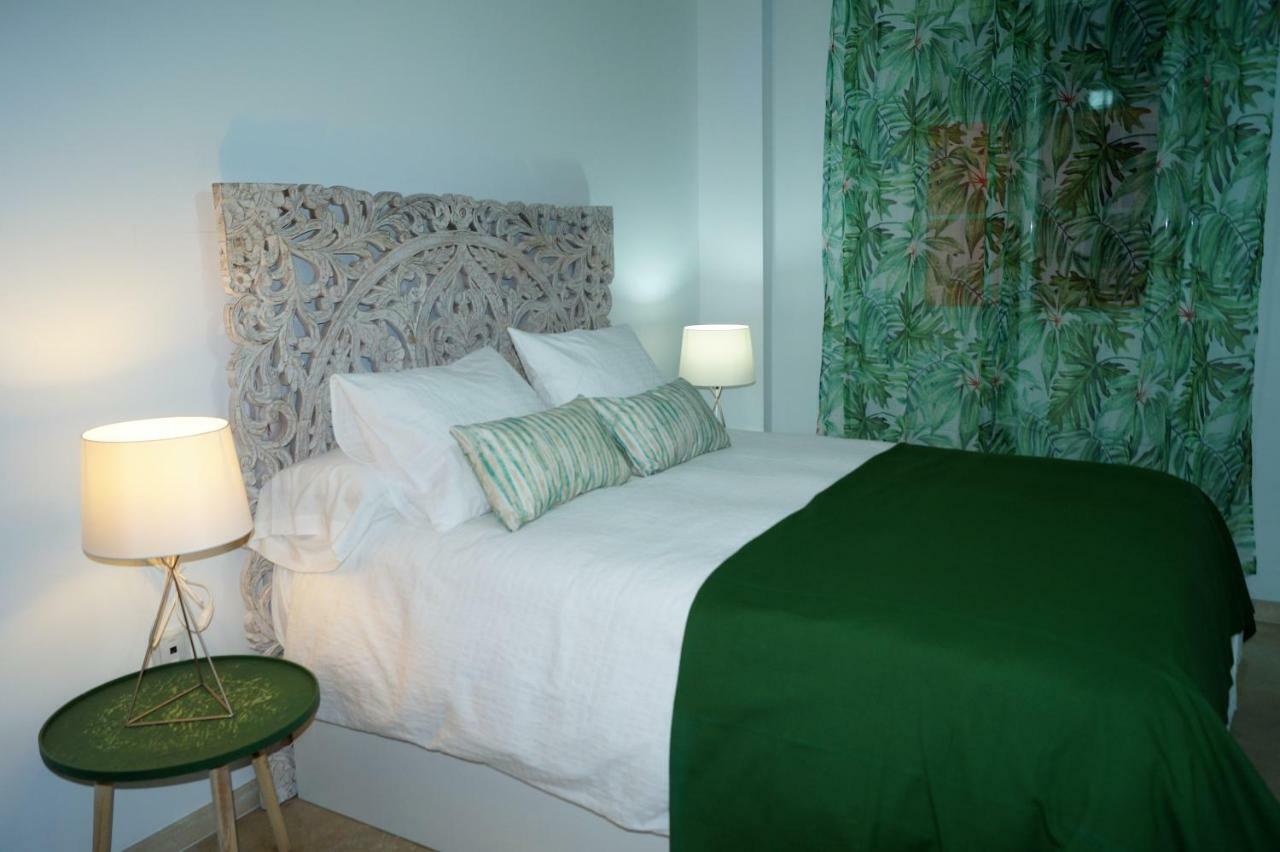 Apartamento Plaza Alfonso XII Málaga Extérieur photo