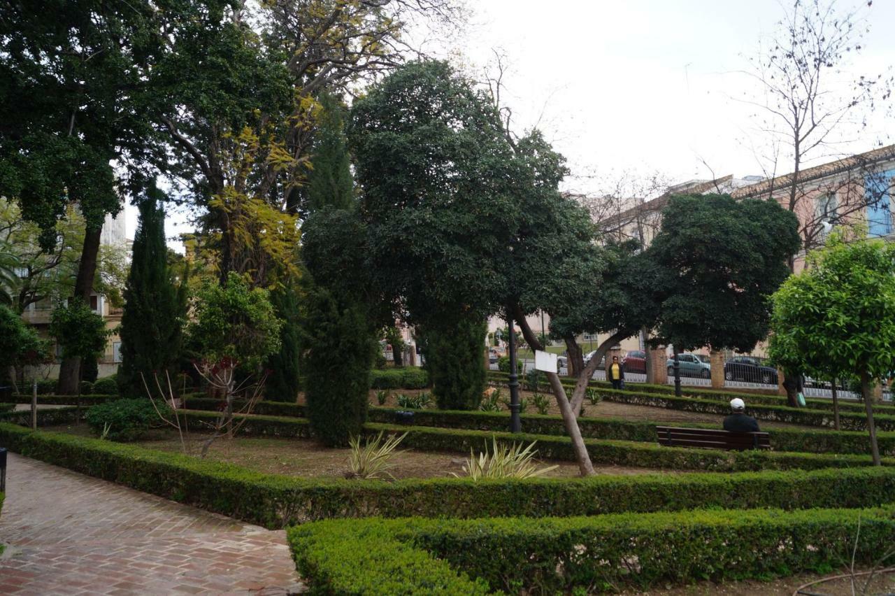 Apartamento Plaza Alfonso XII Málaga Extérieur photo