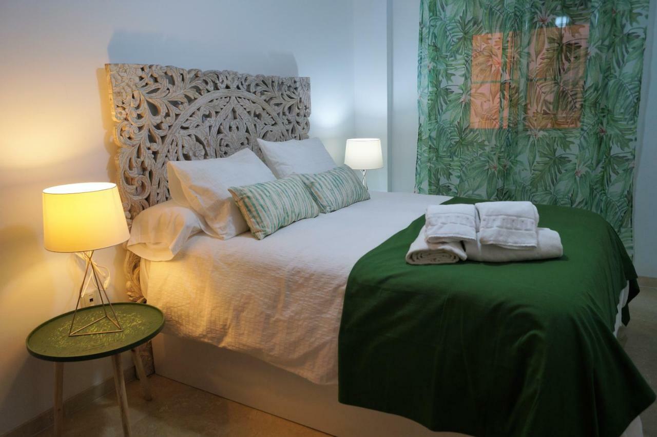 Apartamento Plaza Alfonso XII Málaga Extérieur photo
